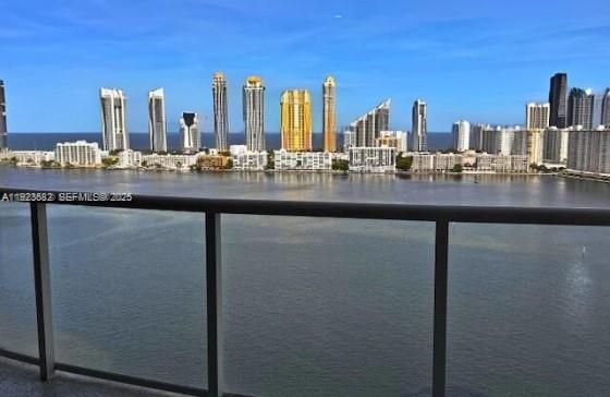 For Sale: $2,199,000 (3 beds, 4 baths, 2470 Square Feet)