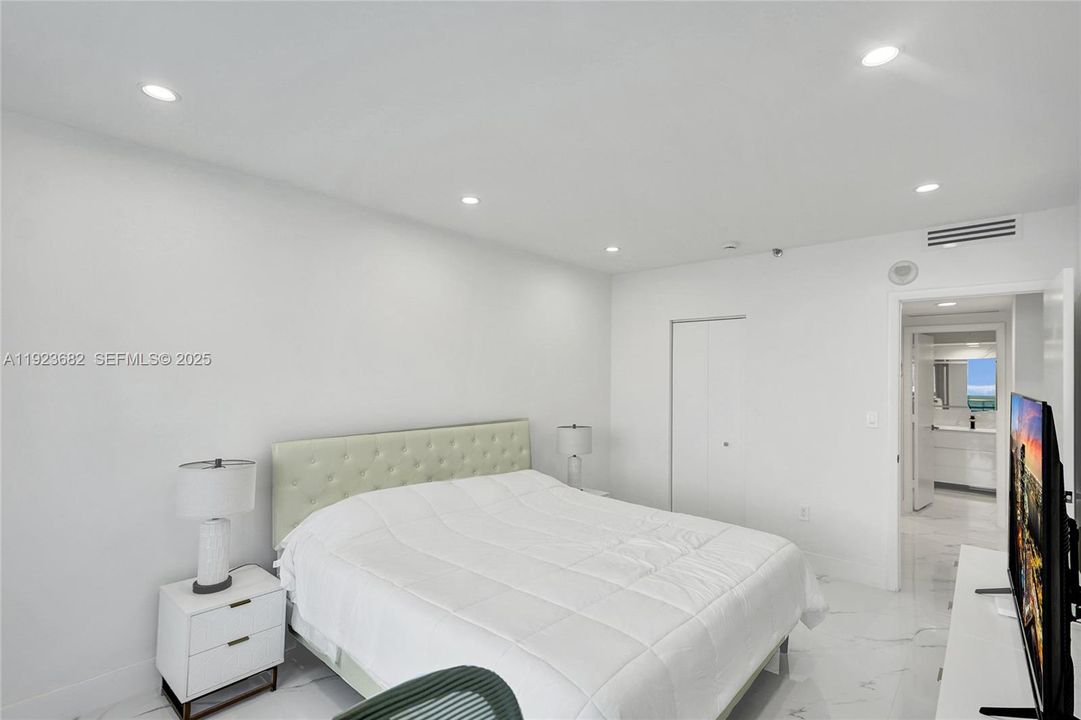 For Sale: $2,199,000 (3 beds, 4 baths, 2470 Square Feet)