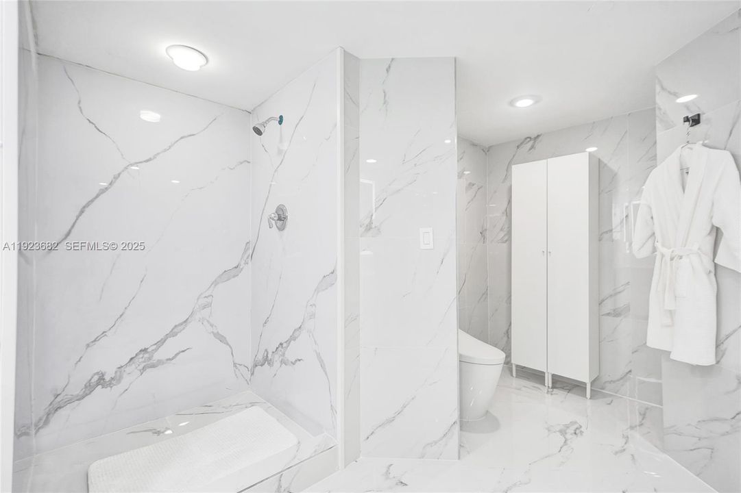 For Sale: $2,199,000 (3 beds, 4 baths, 2470 Square Feet)