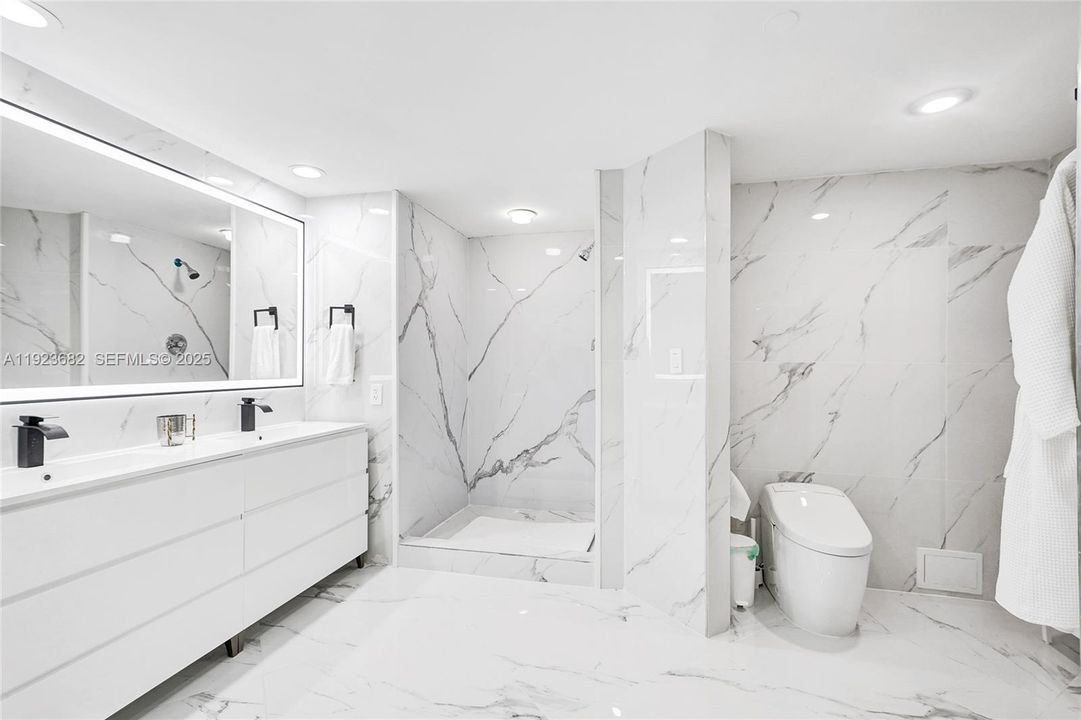 For Sale: $2,199,000 (3 beds, 4 baths, 2470 Square Feet)