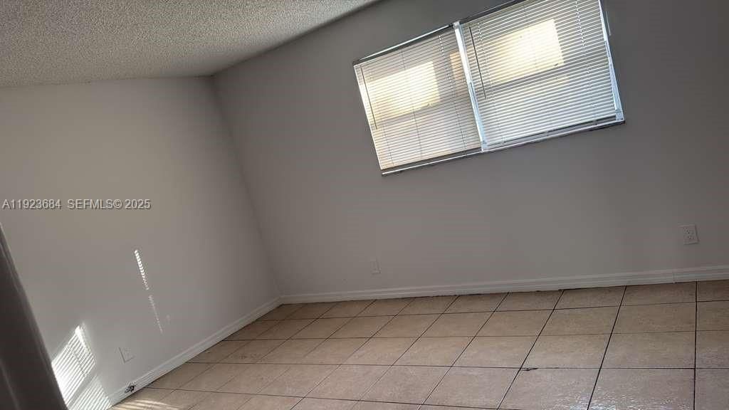 出租: $1,450 (1 贝兹, 1 浴室, 740 平方英尺)