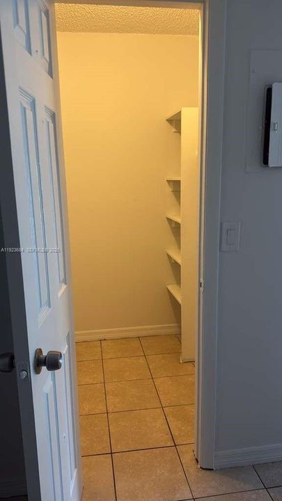 出租: $1,450 (1 贝兹, 1 浴室, 740 平方英尺)