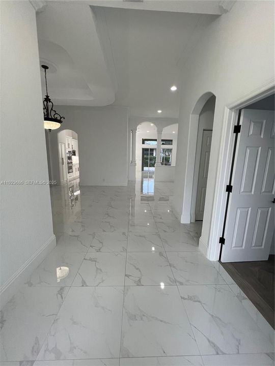 For Rent: $6,000 (4 beds, 3 baths, 2525 Square Feet)