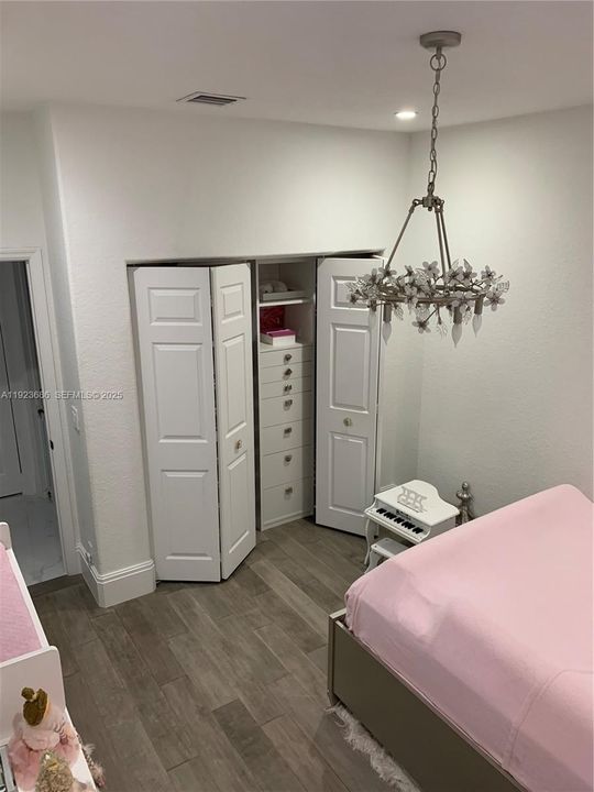 For Rent: $6,000 (4 beds, 3 baths, 2525 Square Feet)