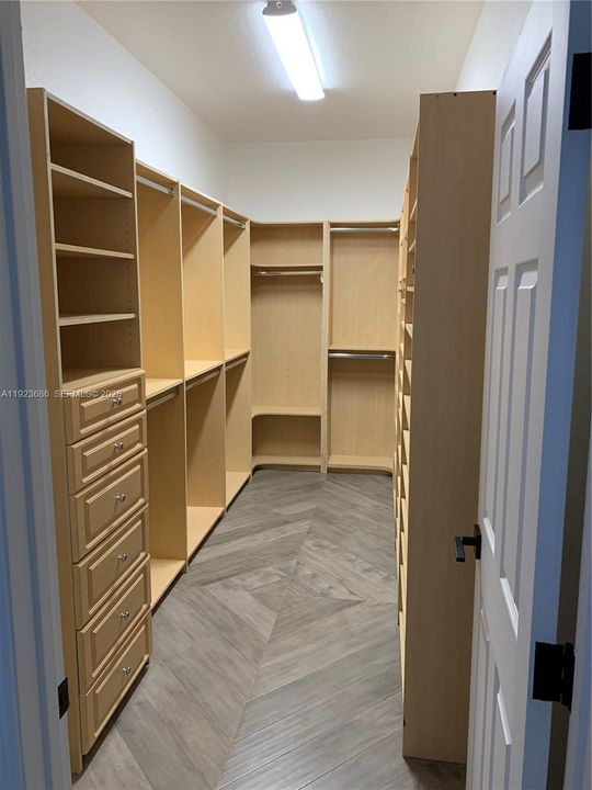 For Rent: $6,000 (4 beds, 3 baths, 2525 Square Feet)