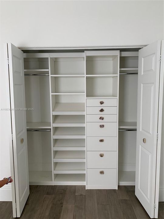 For Rent: $6,000 (4 beds, 3 baths, 2525 Square Feet)