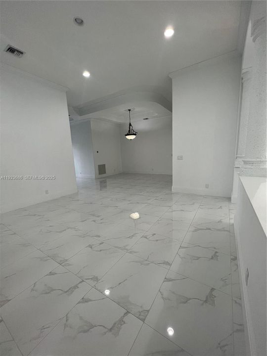 For Rent: $6,000 (4 beds, 3 baths, 2525 Square Feet)