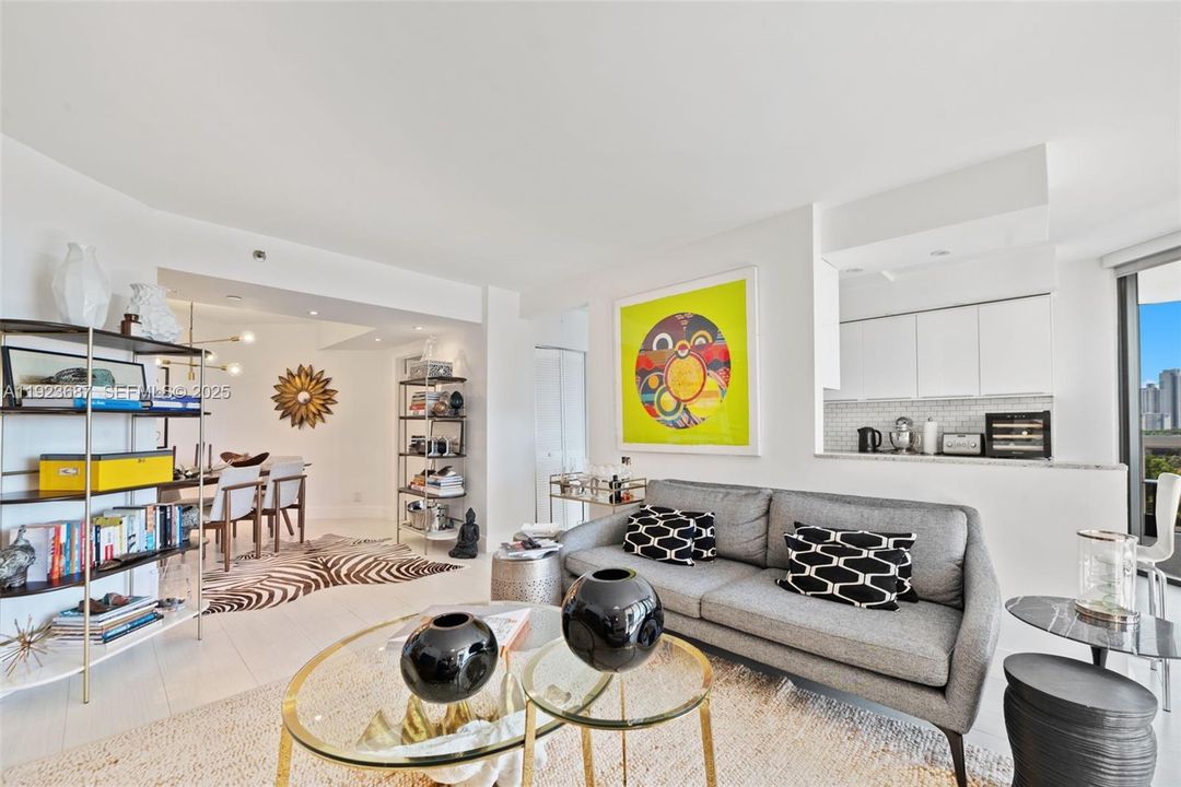 For Rent: $4,500 (2 beds, 2 baths, 1240 Square Feet)