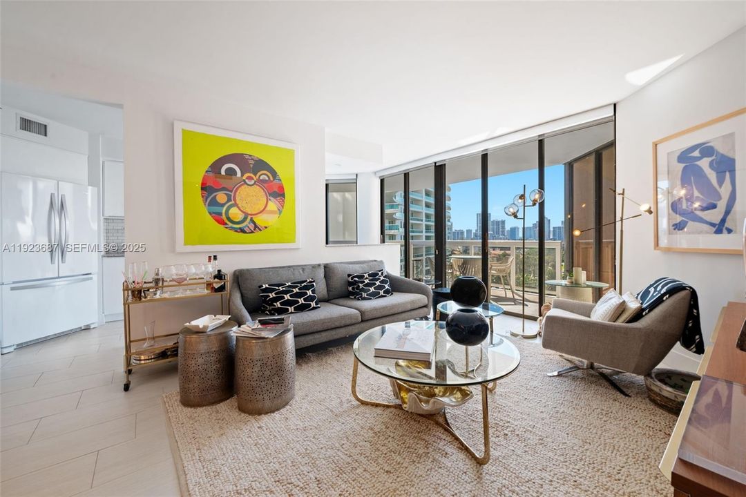 For Rent: $4,500 (2 beds, 2 baths, 1240 Square Feet)