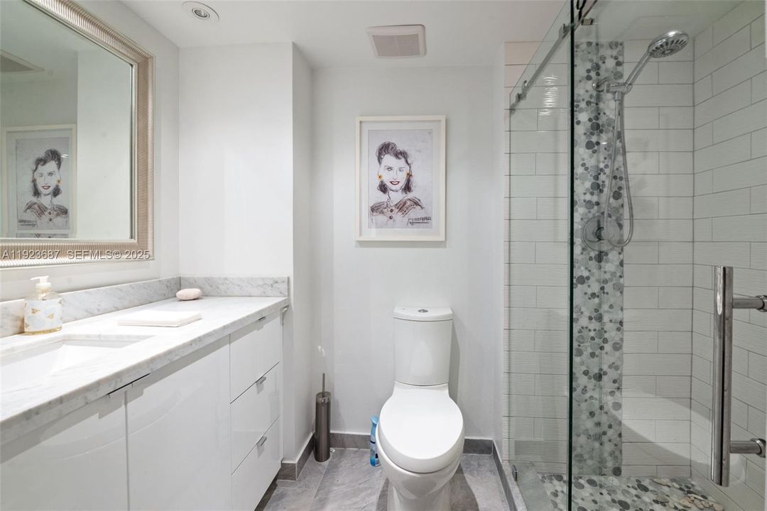 For Rent: $4,500 (2 beds, 2 baths, 1240 Square Feet)