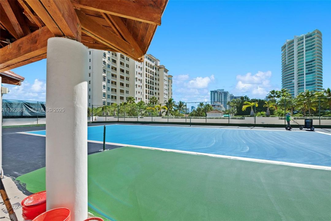 For Rent: $4,500 (2 beds, 2 baths, 1240 Square Feet)