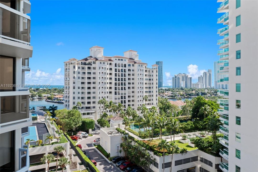 For Rent: $4,500 (2 beds, 2 baths, 1240 Square Feet)