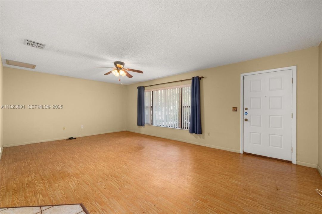 En Venta: $269,900 (2 camas, 2 baños, 0 Pies cuadrados)