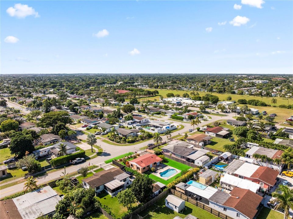 На продажу: $475,000 (3 спален, 1 ванн, 1000 Квадратных фут)