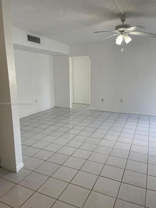 В аренду: $2,500 (3 спален, 2 ванн, 1040 Квадратных фут)