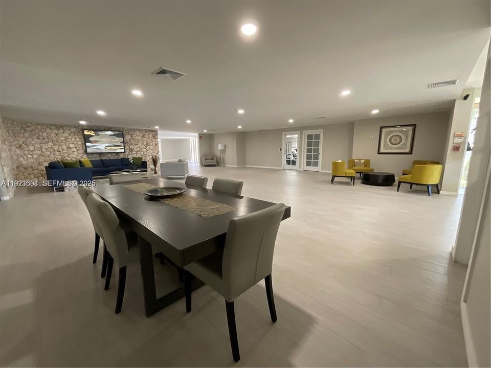 В аренду: $2,500 (3 спален, 2 ванн, 1040 Квадратных фут)