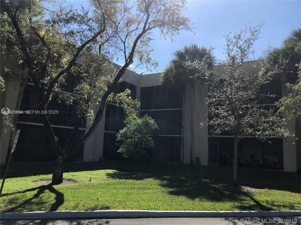 В аренду: $2,500 (3 спален, 2 ванн, 1040 Квадратных фут)