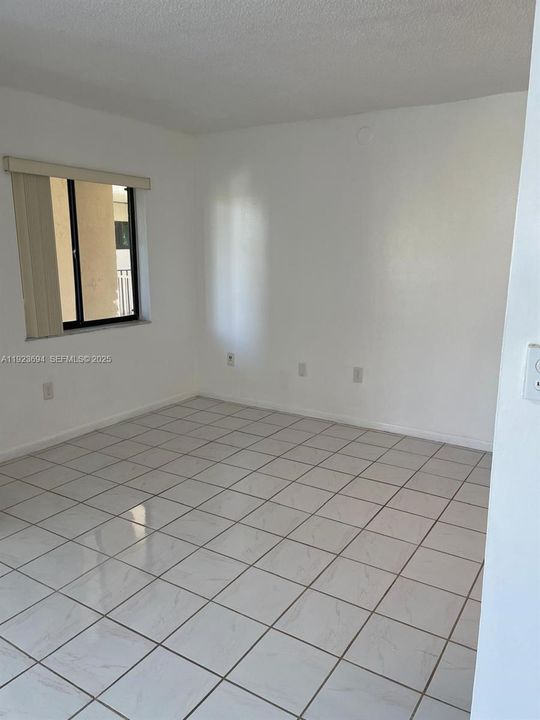 В аренду: $2,500 (3 спален, 2 ванн, 1040 Квадратных фут)