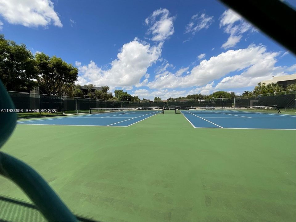 В аренду: $2,500 (3 спален, 2 ванн, 1040 Квадратных фут)