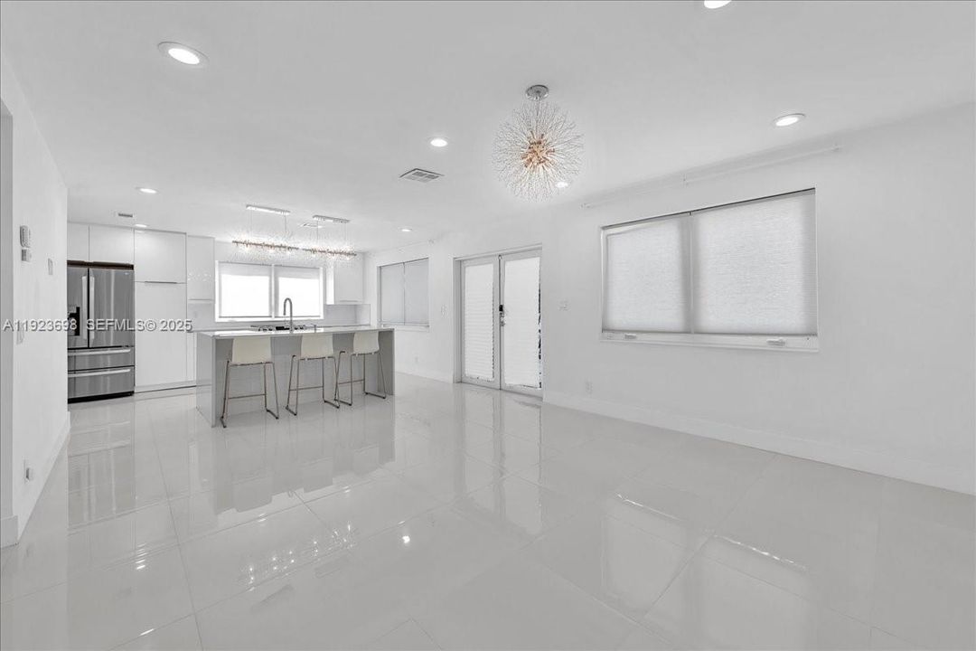 For Rent: $6,480 (4 beds, 3 baths, 2100 Square Feet)