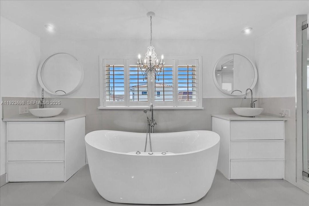 For Rent: $6,480 (4 beds, 3 baths, 2100 Square Feet)