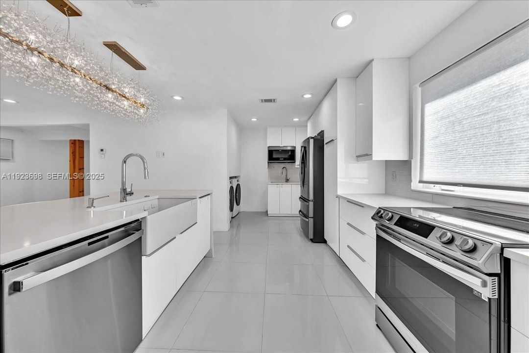 For Rent: $6,480 (4 beds, 3 baths, 2100 Square Feet)