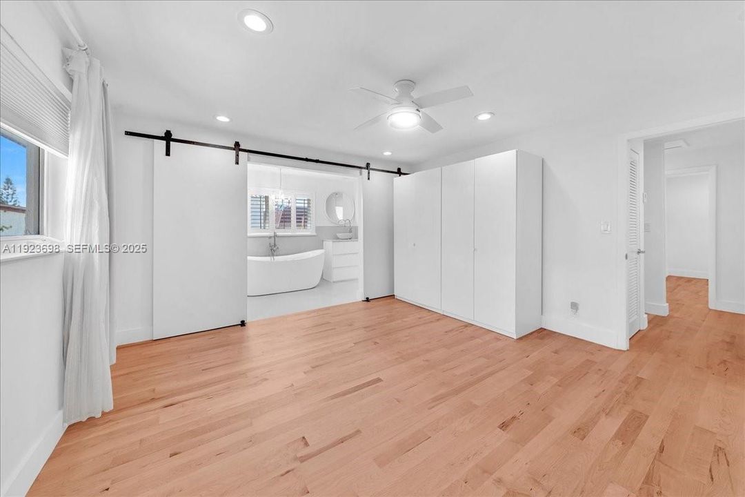 For Rent: $6,480 (4 beds, 3 baths, 2100 Square Feet)