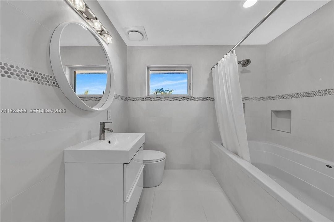 For Rent: $6,480 (4 beds, 3 baths, 2100 Square Feet)