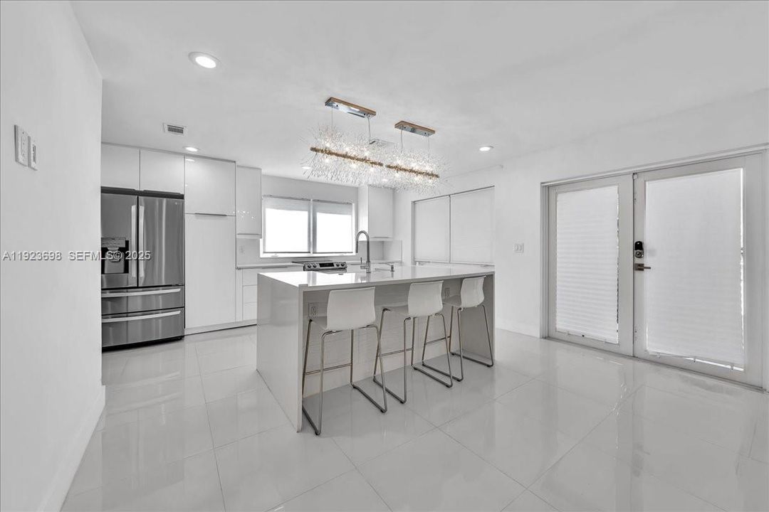 For Rent: $6,480 (4 beds, 3 baths, 2100 Square Feet)