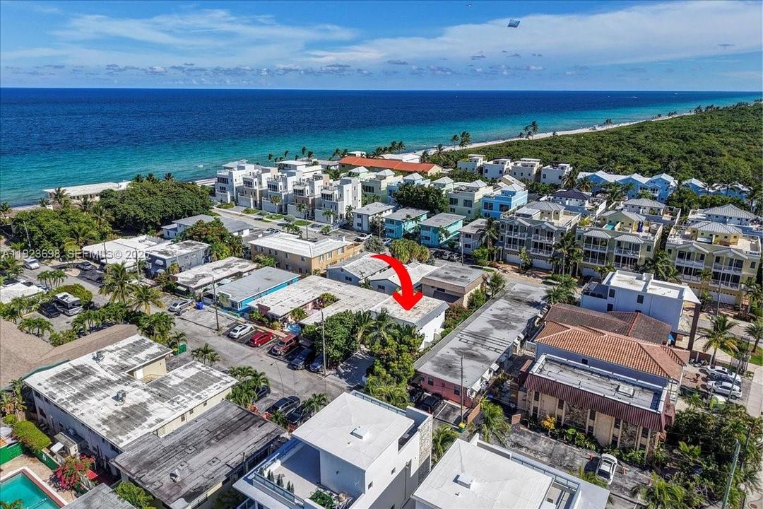 For Rent: $6,480 (4 beds, 3 baths, 2100 Square Feet)