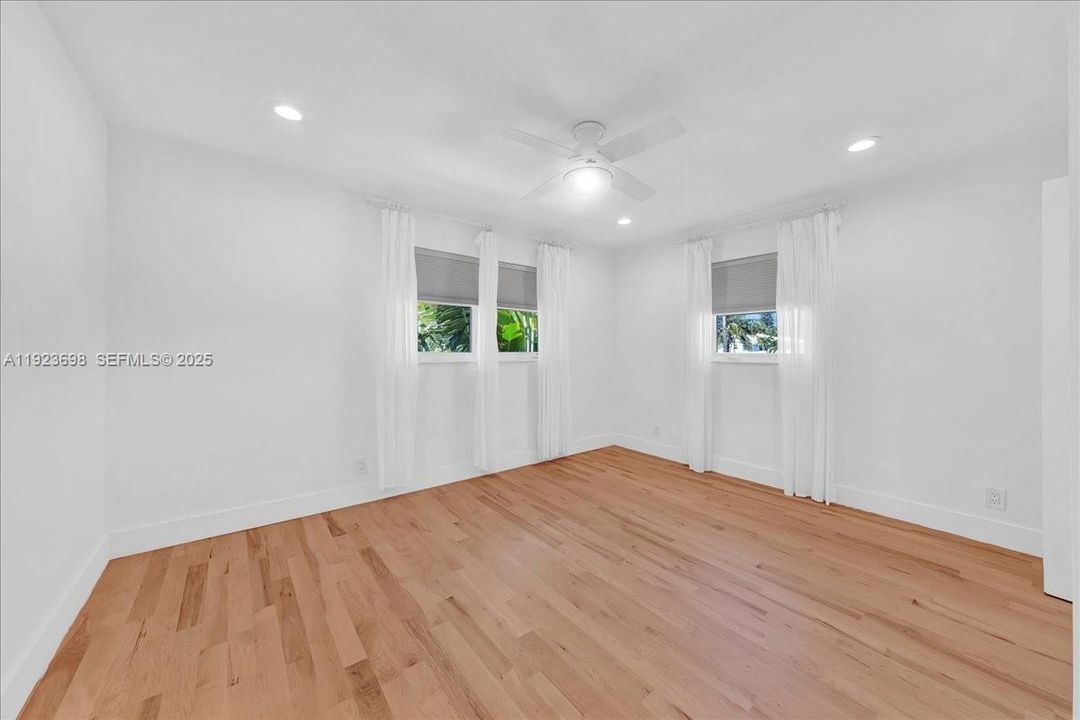 For Rent: $6,480 (4 beds, 3 baths, 2100 Square Feet)