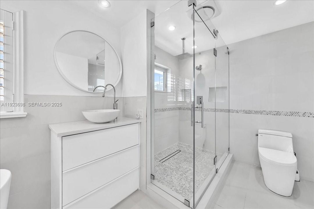 For Rent: $6,480 (4 beds, 3 baths, 2100 Square Feet)