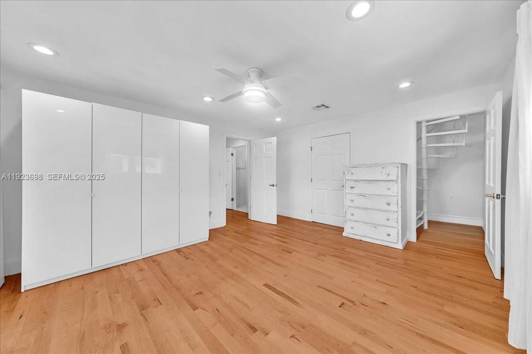 For Rent: $6,480 (4 beds, 3 baths, 2100 Square Feet)