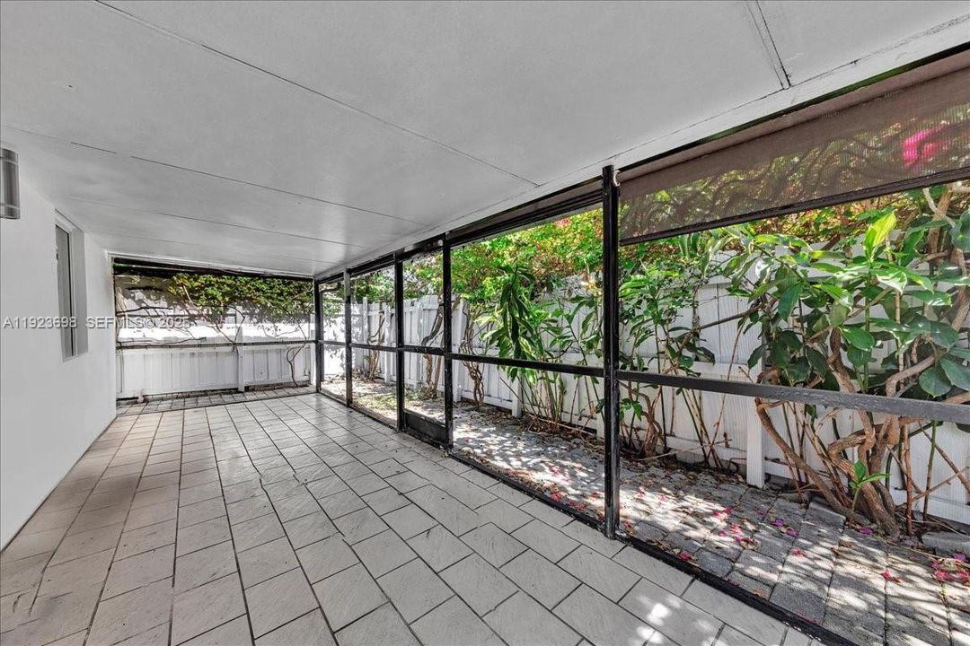 For Rent: $6,480 (4 beds, 3 baths, 2100 Square Feet)