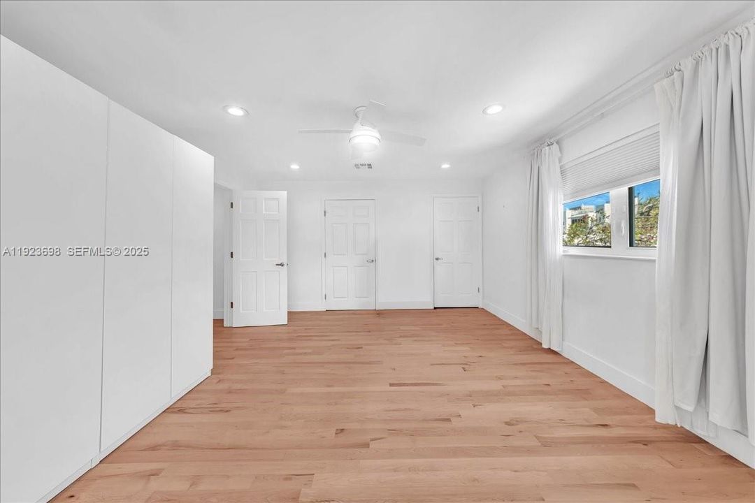 For Rent: $6,480 (4 beds, 3 baths, 2100 Square Feet)