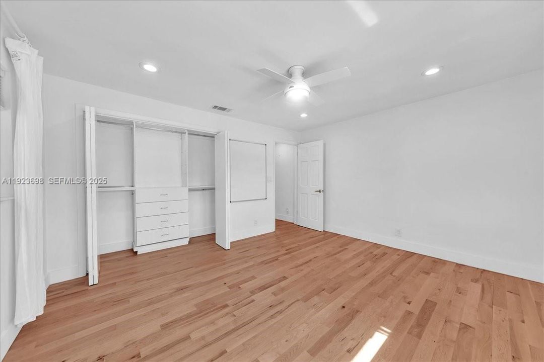 For Rent: $6,480 (4 beds, 3 baths, 2100 Square Feet)