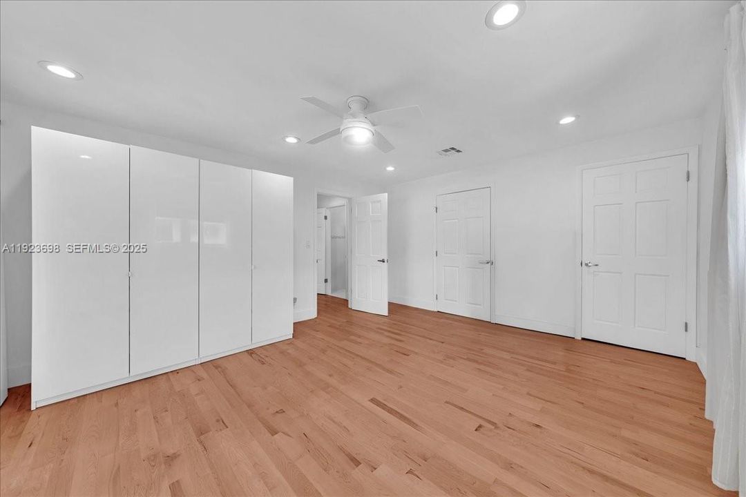 For Rent: $6,480 (4 beds, 3 baths, 2100 Square Feet)