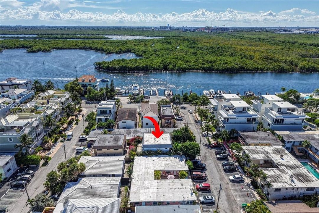 For Rent: $6,480 (4 beds, 3 baths, 2100 Square Feet)