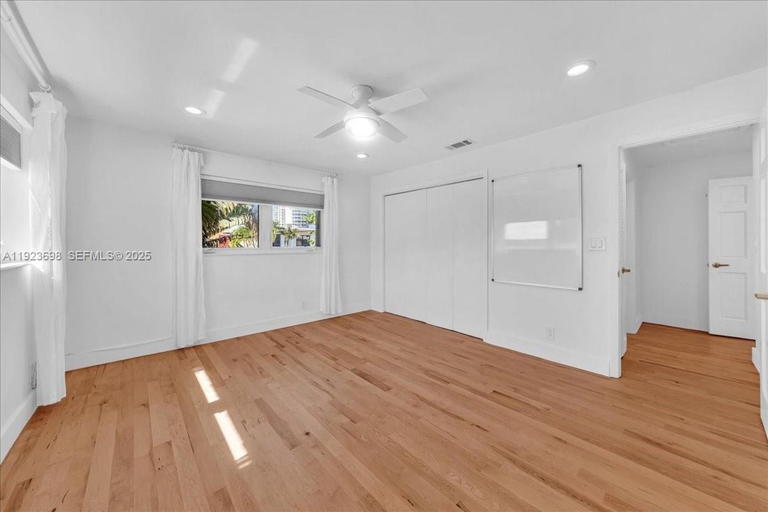 For Rent: $6,480 (4 beds, 3 baths, 2100 Square Feet)