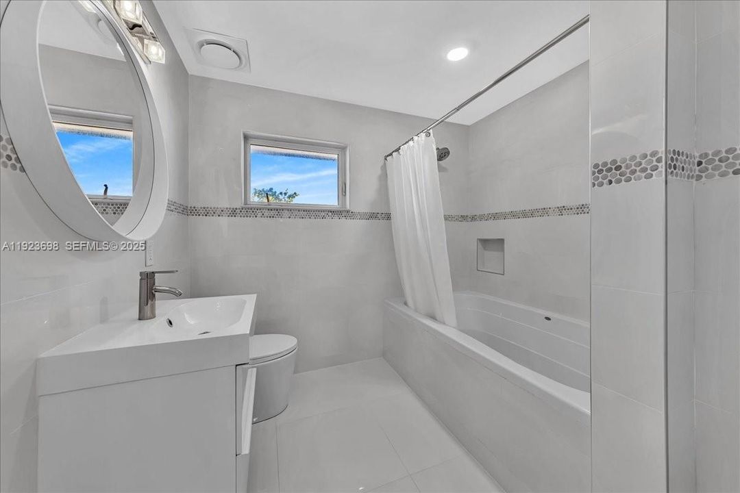 For Rent: $6,480 (4 beds, 3 baths, 2100 Square Feet)