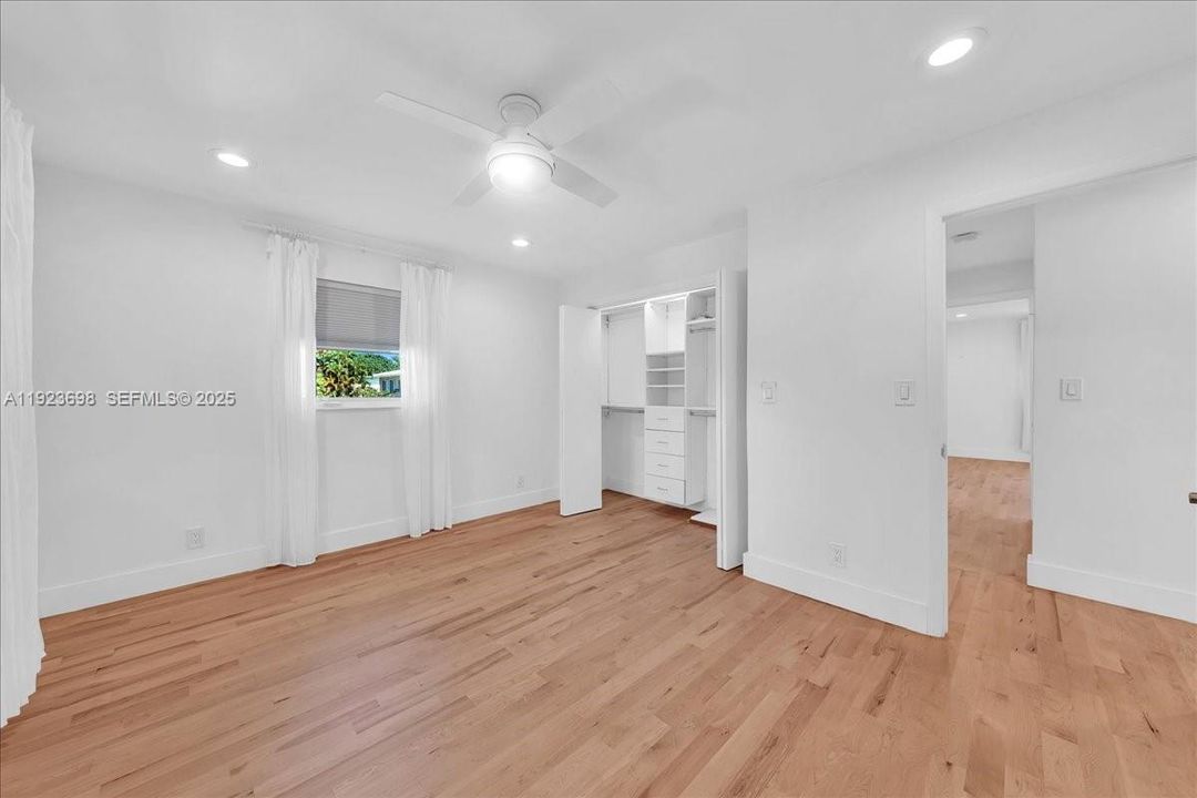 For Rent: $6,480 (4 beds, 3 baths, 2100 Square Feet)