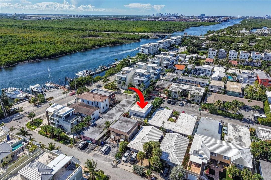 For Rent: $6,480 (4 beds, 3 baths, 2100 Square Feet)