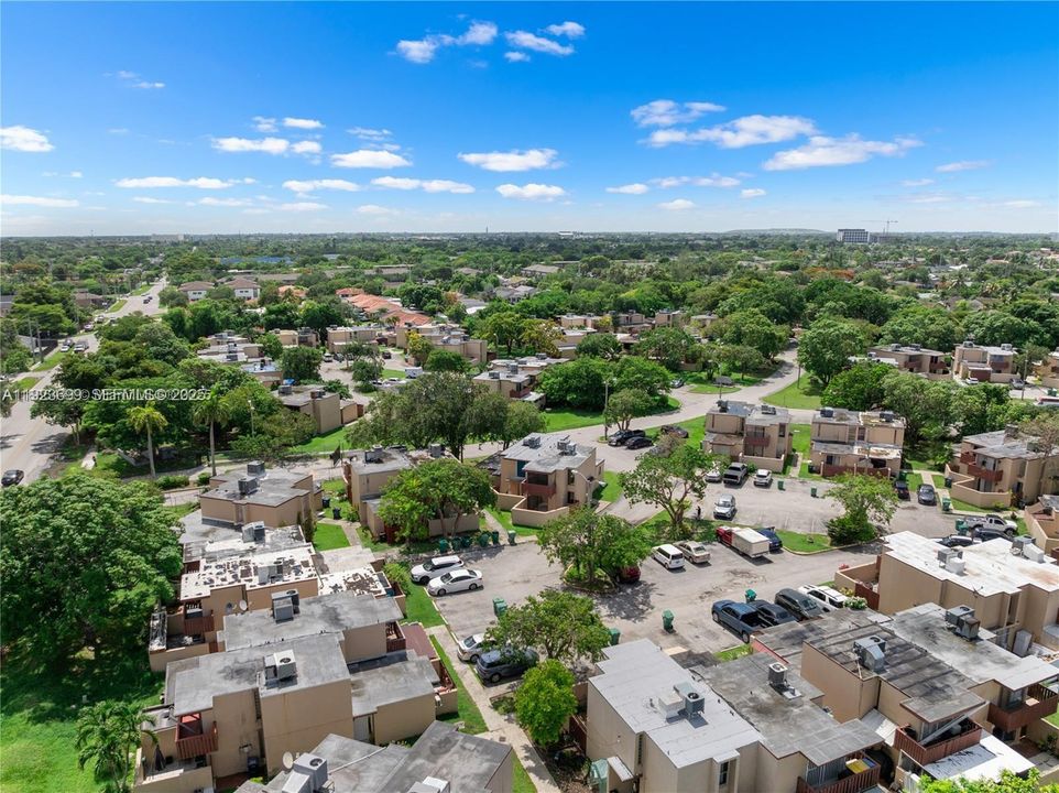 For Rent: $2,200 (3 beds, 2 baths, 1202 Square Feet)