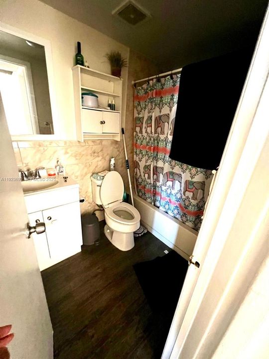 В аренду: $2,300 (3 спален, 2 ванн, 1202 Квадратных фут)