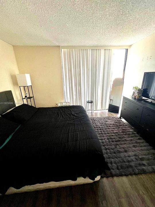 В аренду: $2,300 (3 спален, 2 ванн, 1202 Квадратных фут)