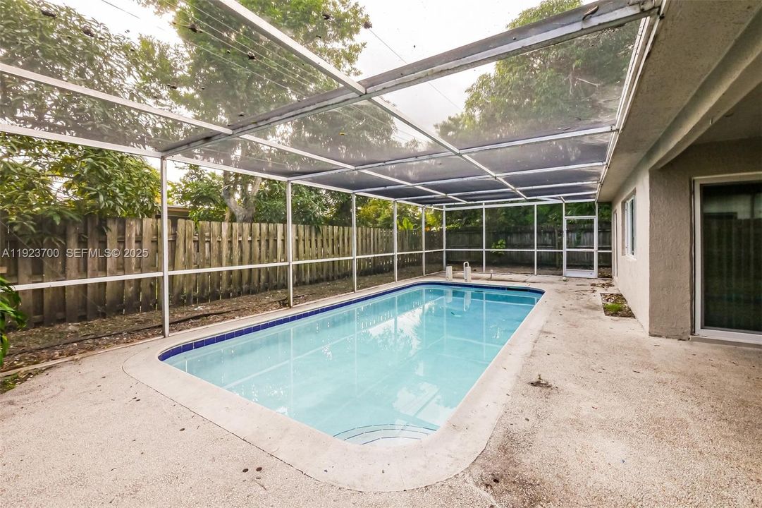 For Sale: $419,000 (3 beds, 2 baths, 1360 Square Feet)