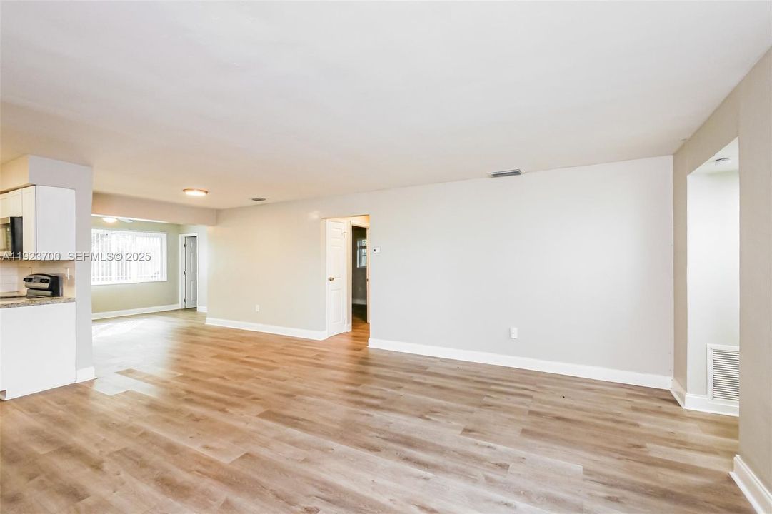 For Sale: $419,000 (3 beds, 2 baths, 1360 Square Feet)