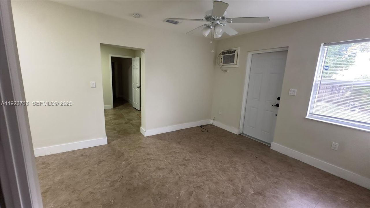 For Sale: $780,000 (5 beds, 3 baths, 1782 Square Feet)