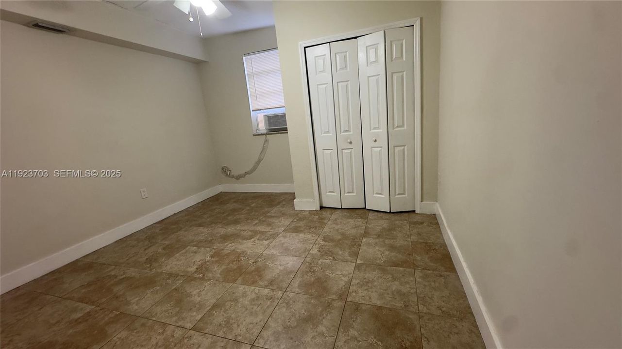 For Sale: $780,000 (5 beds, 3 baths, 1782 Square Feet)