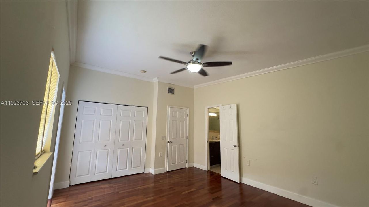 For Sale: $780,000 (5 beds, 3 baths, 1782 Square Feet)